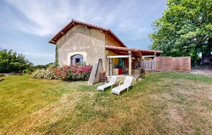 Property grounds - Gorgeous home in Ossages (Ossages)