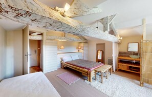 5 bedrooms, iron/ironing board, free WiFi - Gorgeous home in Ossages (Ossages)