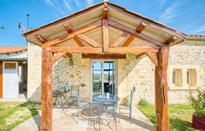 Outdoor dining - 2 bedroom amazing home in Les Lèches (Les Lèches)
