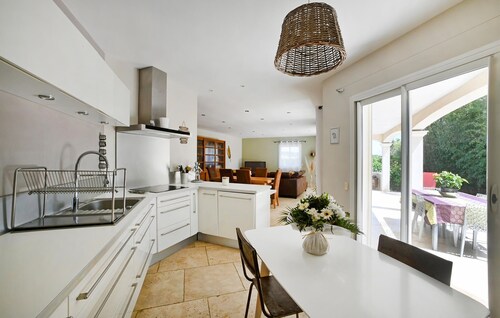 Lovely home in Combas