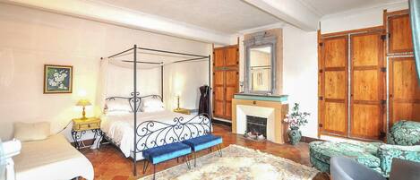 7 bedrooms, free WiFi