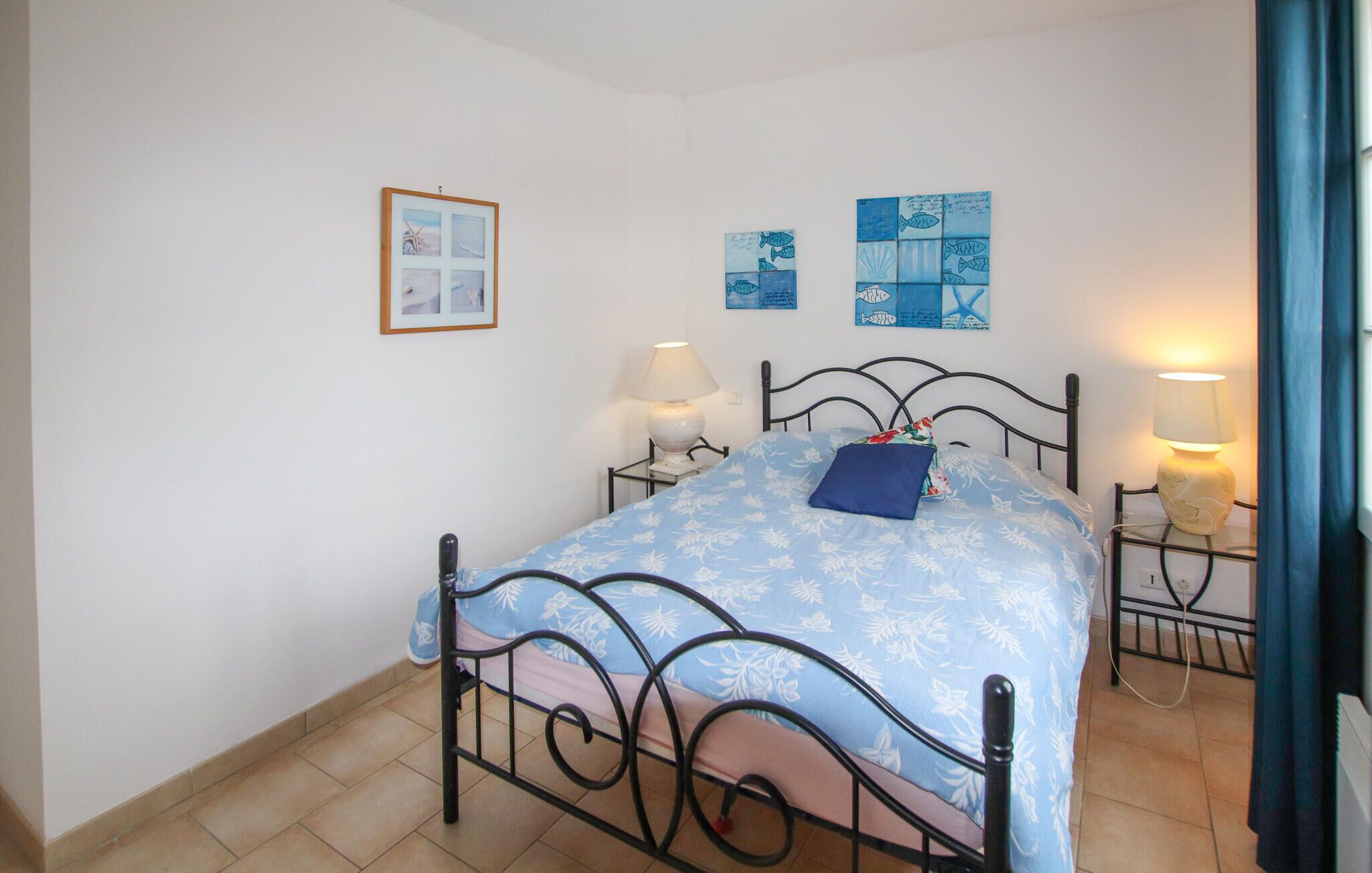 3 bedrooms, iron/ironing board, travel cot, free WiFi