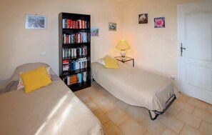 3 chambres, fer et planche à repasser, lit parapluie, Wi-Fi gratuit
