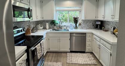 Cozy Coastal Condo â Walk to Beach & Golf - Long-Term Stays Welcome