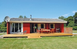 Outdoor dining - Pet friendly home in Tranekær with WiFi (Tranekær)