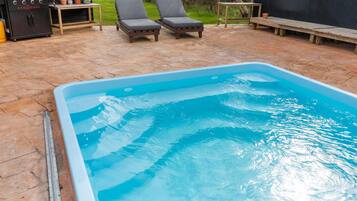 Bañera de hidromasaje al aire libre