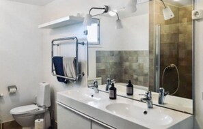 Shower - Beautiful home in Flyinge (Flyinge)