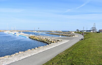 2 bedroom amazing home in Hammenhög