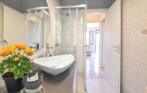 Een douche, een haardroger