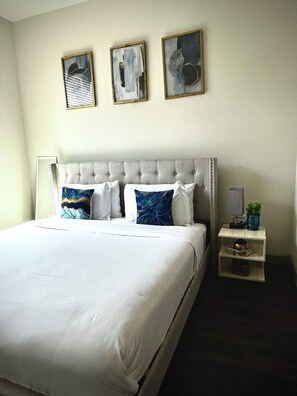 1 dormitori, planxa i posts de planxar, wifi gratuïta i roba de llit 