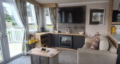 Deluxe 3 Bedroom Caravan