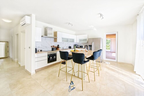 Charming 4BR Villa for 8+1 with Pool and Sauna