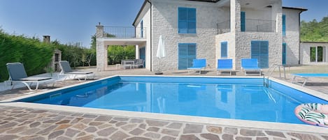 Piscina all'aperto