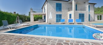 Charming 4BR Villa for 8+1 with Pool and Sauna