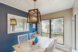 Dining - Spacious lagoon-view condo with tennis, outdoor pool, beach access, balcony (Hilton Head)