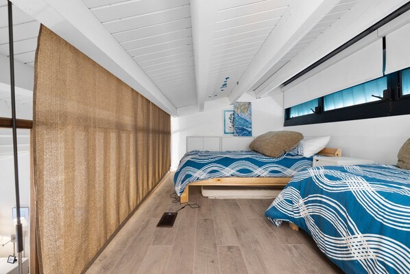 2 bedrooms, desk, iron/ironing board, travel crib