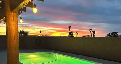 Downtown Havasu-1 Mile to London Bridge, Pool, Boat parking and spa