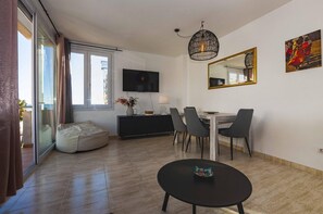 Dining - Apartment in Roses Near Playa Santa Margarita (Roses)
