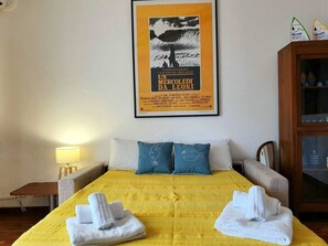 1 chambre, fer et planche à repasser, accès à Internet, literie fournie