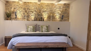 2 bedrooms, iron/ironing board, travel crib, free WiFi