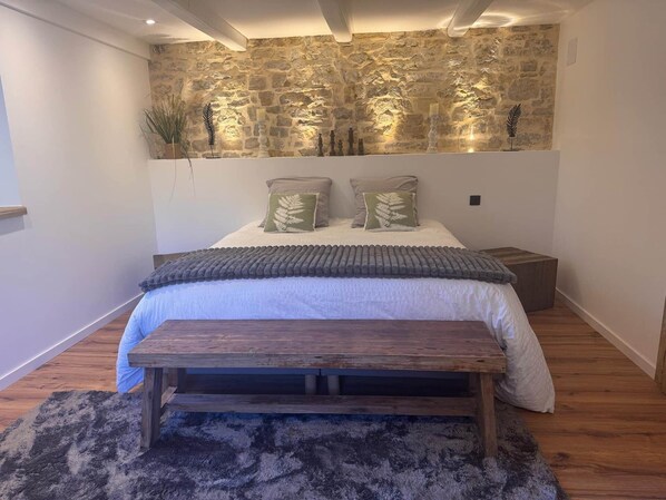 1 bedroom, iron/ironing board, free WiFi