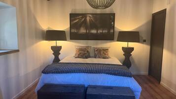 2 slaapkamers, een strijkplank/strijkijzer, reisbedje, gratis wifi