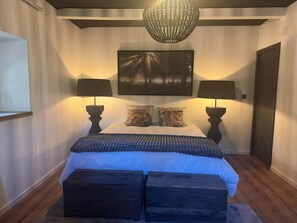 2 bedrooms, iron/ironing board, travel crib, free WiFi