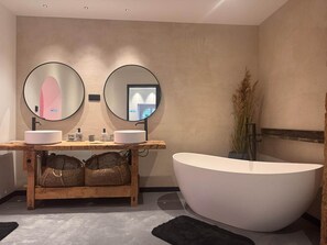 Hårtørrer, håndklæder