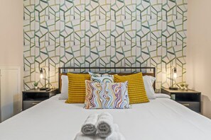 2 quartos, cofres nos quartos, ferros/tábuas de passar roupa