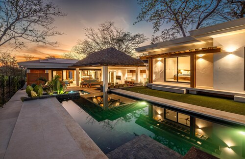 New 4BR Luxury Home – Pool, Water Slide, Jacuzzi & Outdoor Entertaining