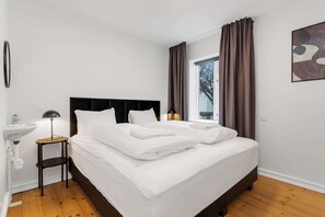 4 bedrooms, iron/ironing board, WiFi, bed sheets - Ranargata - Central Four Bedrooms Apartment C (Reykjavík)