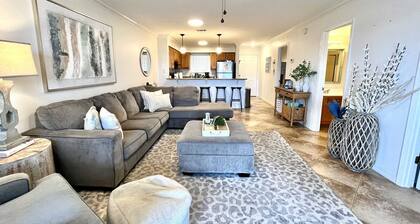 NEW LISTING Bayview 30 - Bay Front Condo- Boat Friendly! Orange Beach near dining & shopping