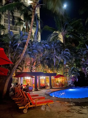 Pool - waikiki beach (Honolulu)