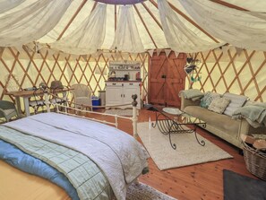 1 chambre, décoration personnalisée, ameublement personnalisé