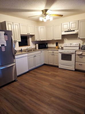 Leilighet – deluxe, utsikt mot innsjø | Eget kjøkken