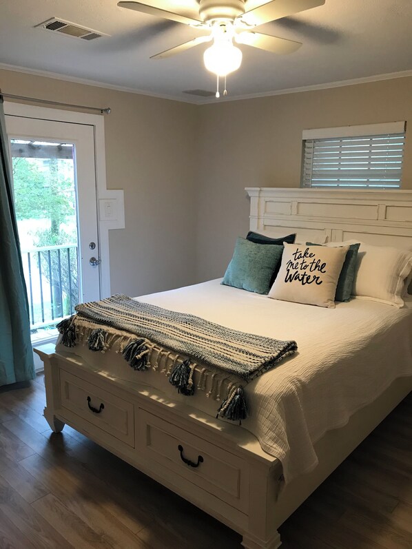 2 bedrooms, iron/ironing board, WiFi, bed sheets