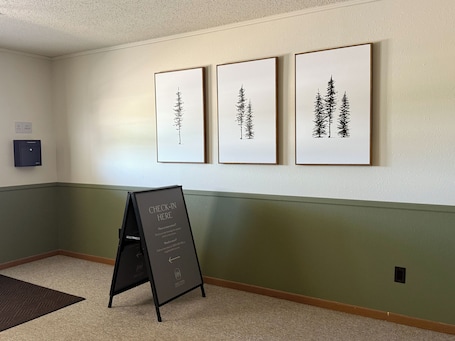 Recepción. The Trail Inn - Stanton IA - Halland Ave