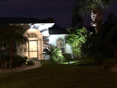 Hibiscus Point - Villa for 4 pers. with large terrace, garden and heated pool