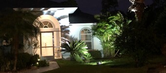 Hibiscus Point - Villa for 4 pers. with large terrace, garden and heated pool