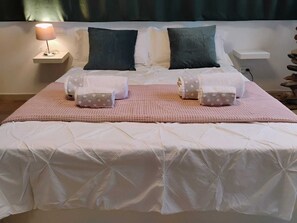 In-room safe, iron/ironing board, free WiFi, bed sheets