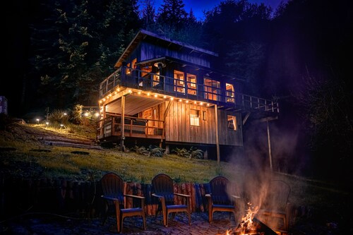 Exclusive River Escape on the Coast - Hot Tub, Woods, & Newly Renovated
