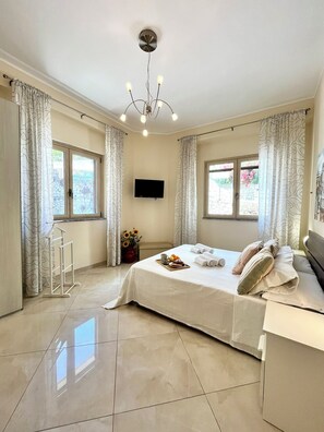 1 bedroom, iron/ironing board, WiFi, bed sheets - Silene Charme Apartment Taormina - Cozy apartment in the heart of the city (Taormina)