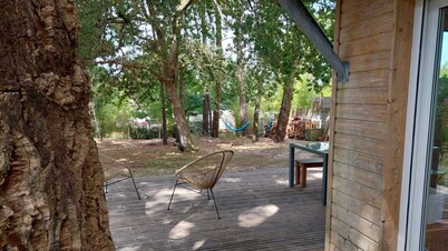 Capbreton. House between beach and forest. Large garden with trees. 2 bedrooms. 6 p.