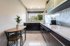 Fridge, microwave, oven, stovetop