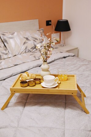 1 bedroom, iron/ironing board, WiFi, bed sheets - ESCAPE FROM THE CITY - Hay Apartment - A stone's throw from the Bernina express (Bianzone)