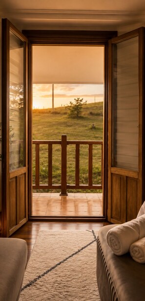 Comfort kamer, 1 twee- of 2 eenpersoonsbedden, balkon, gedeeltelijk uitzicht op zee | Terras