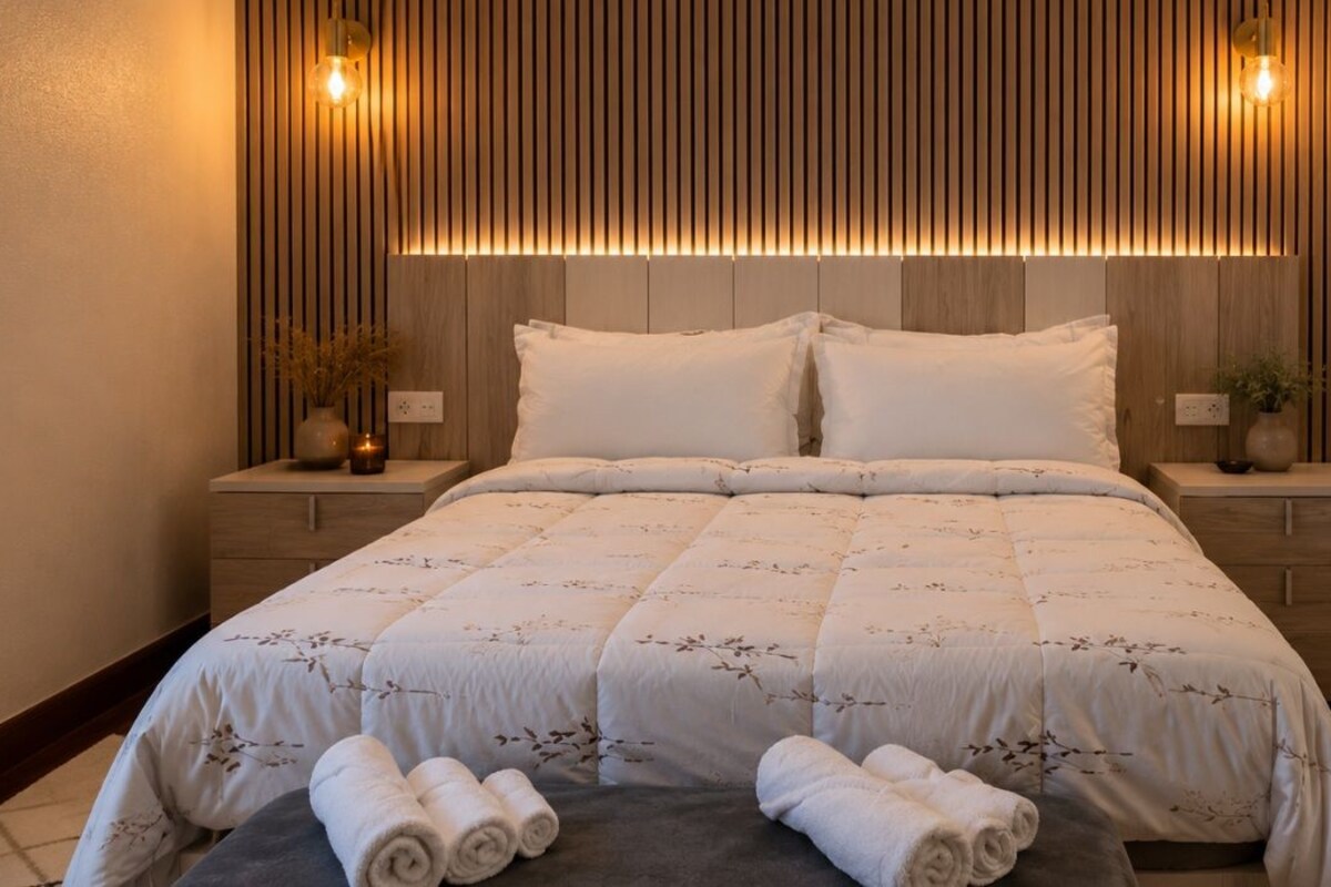 Comfort kamer, 1 twee- of 2 eenpersoonsbedden, balkon, gedeeltelijk uitzicht op zee | Gratis wifi, beddengoed