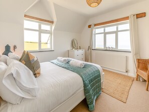 5 bedrooms, free WiFi, bed sheets