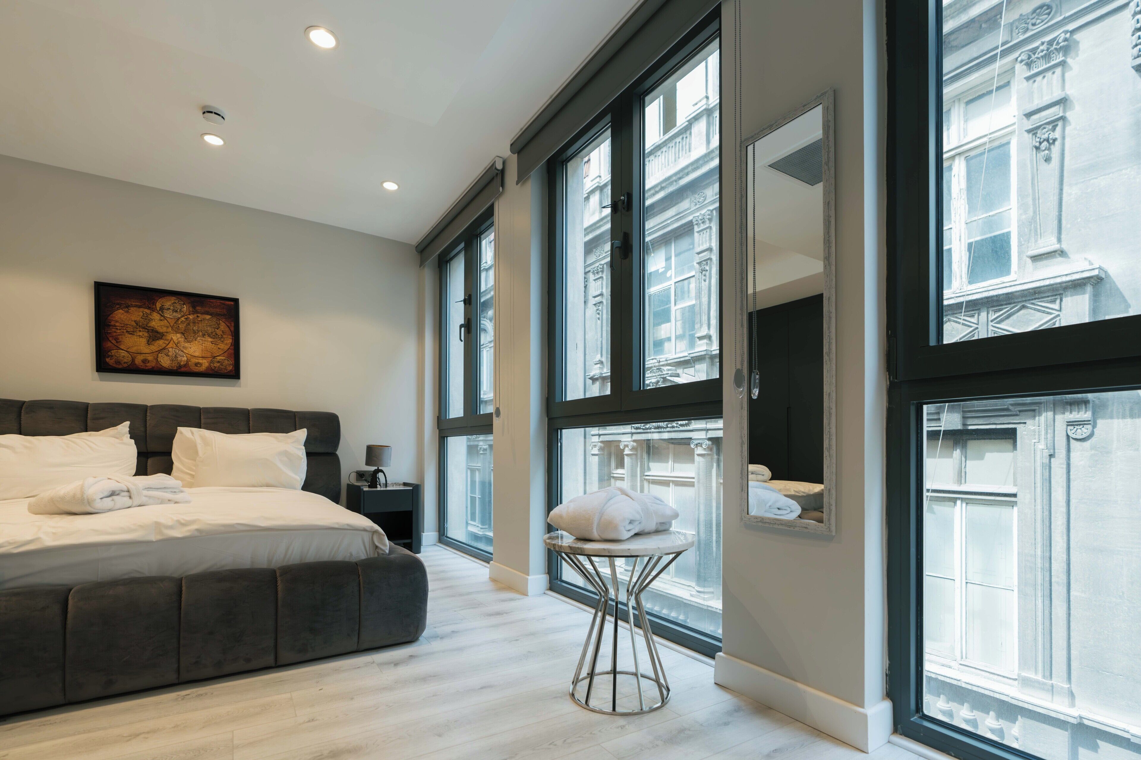 Leilighet – elite, sjøutsikt | 1 soverom, safe på rommet, blendingsgardiner og strykejern/-brett