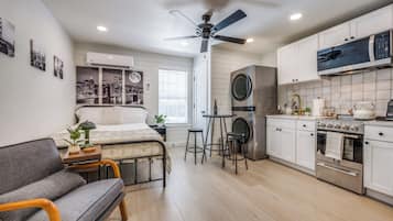 Desk, WiFi, bed sheets